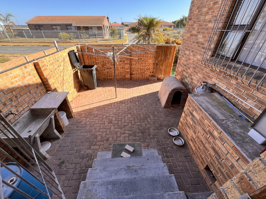 5 Bedroom Property for Sale in Lamberts Bay Western Cape